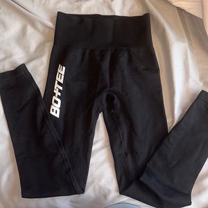 Bo+Tee black scrunch leggings